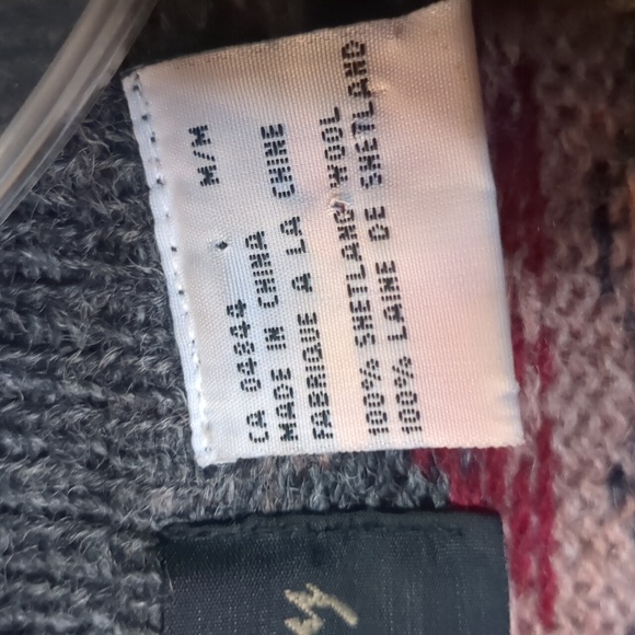 Vintage BLUEBERRY HILL* 100% Shetland Wool patterned button front sweater. - Picture 7 of 15